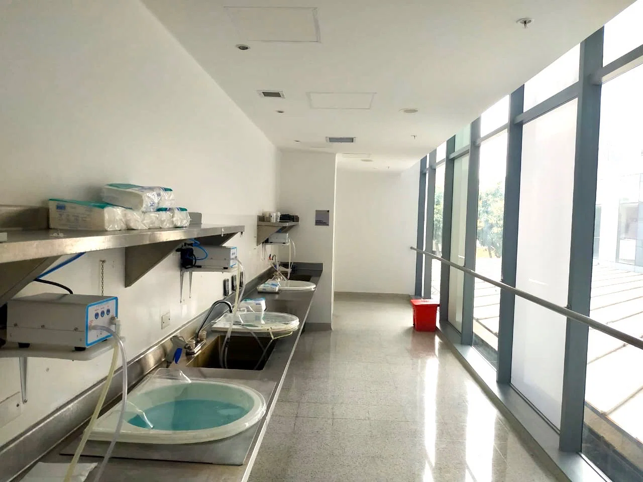 Bandejas modificadas en el Centro Médico Imbanaco Cali